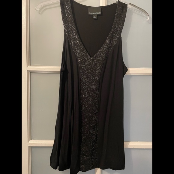 3/$18. 🌼Cynthia Rowley black sequin tunic size L - Picture 10 of 12